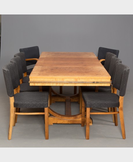 Ruokapöytä, tuoleja, 6 kpl ja nojatuoleja, 2 kpl