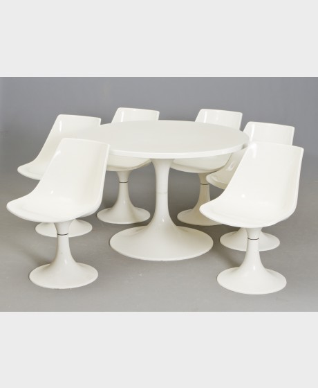 Pöytä ja tuoleja, 6 kpl (netissä ollut väärä pääkuva)