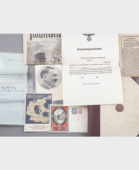 Saksalaisen SS-sotilaan valokuva-albumi ja sekalainen erä lehtileikkeleitä ym.