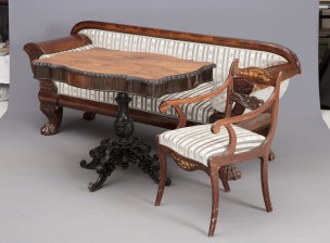 Sohva, pöytä ja nojatuoli