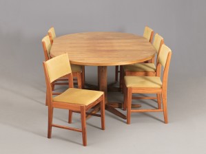 Pöytä ja tuoleja, 6 kpl