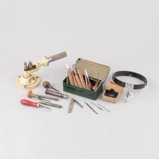 Erä kultasepän työkaluja